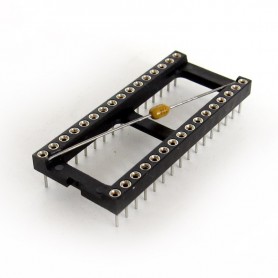 Fischer Elektronik DIL K 32MZ, Soclu PCB pentru CI DIL, 32 contacte cositorite, distanta 2.54mm, cu condensator 100nF